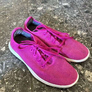 Allbirds fuschia Tree Runner lace up low top washable sneakers. Size 11